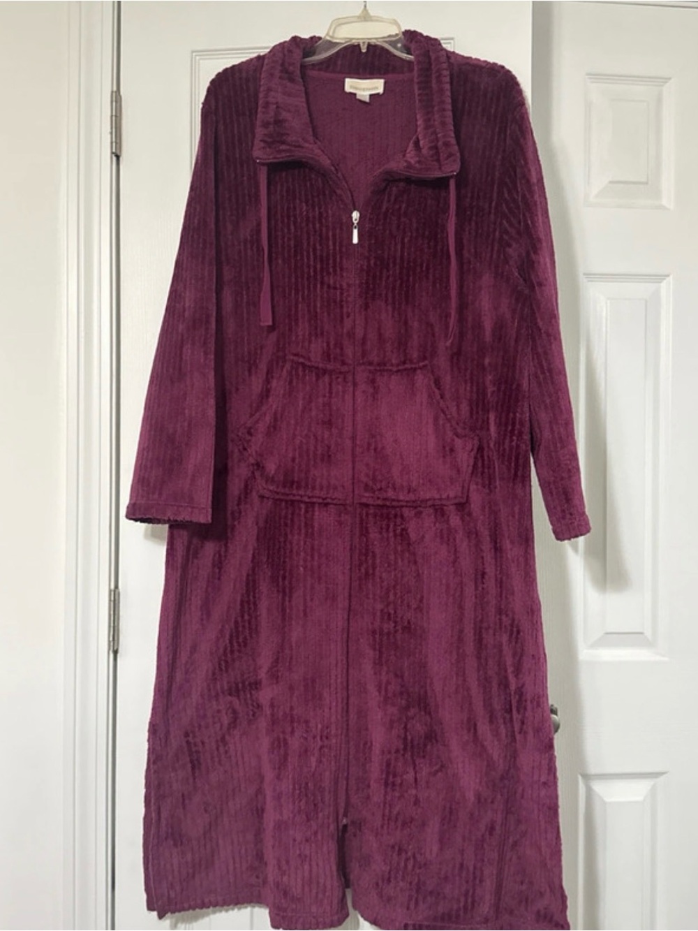 Stan Herman plush zip-front lounger robe in a deep plum color. Size US L.